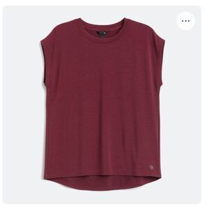 MPG Sport  Women's Burgundy Dynamic Crew Neck Cap Sleeve T-Shirt Small